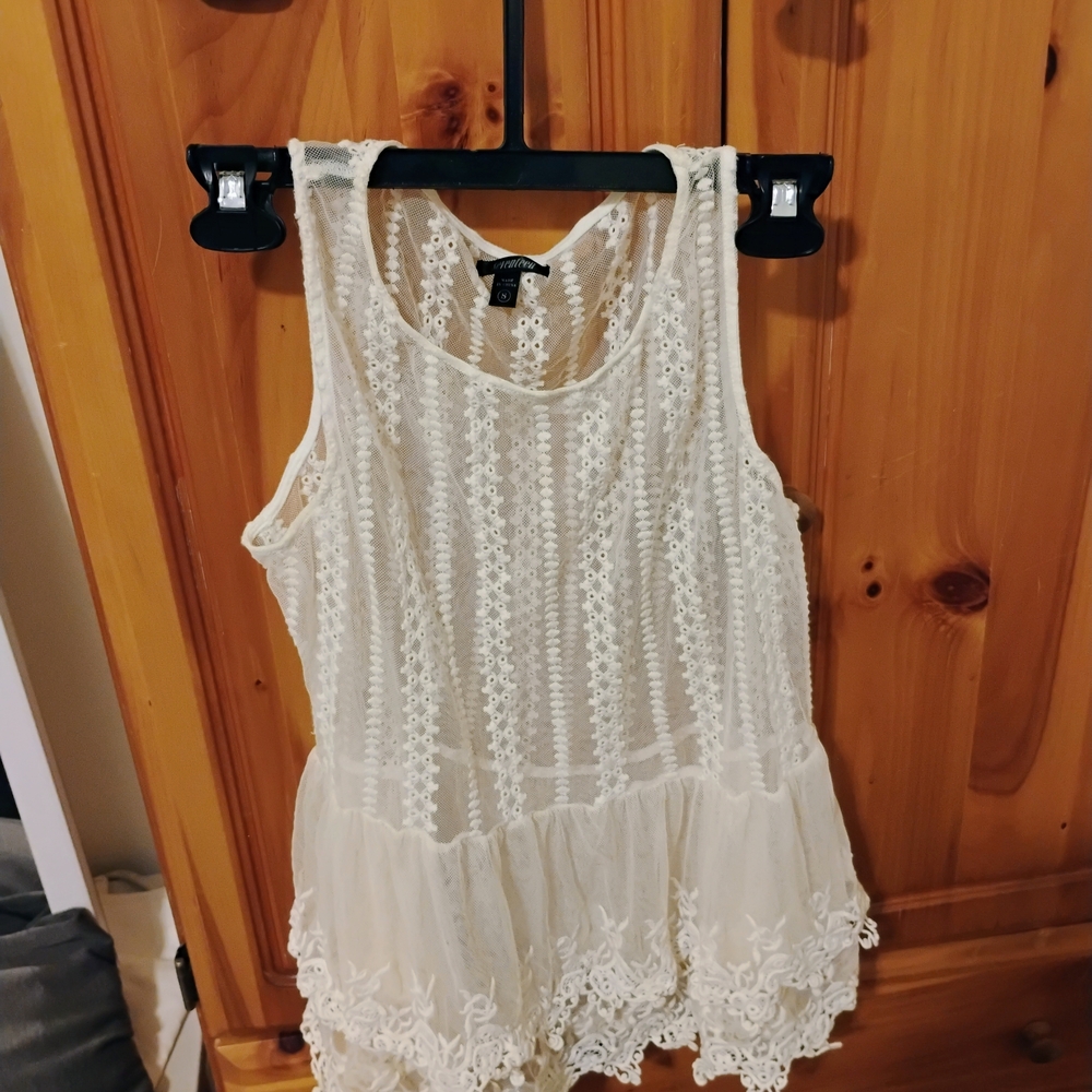 Forever 21 Cream Lace Sleeveless Blouse